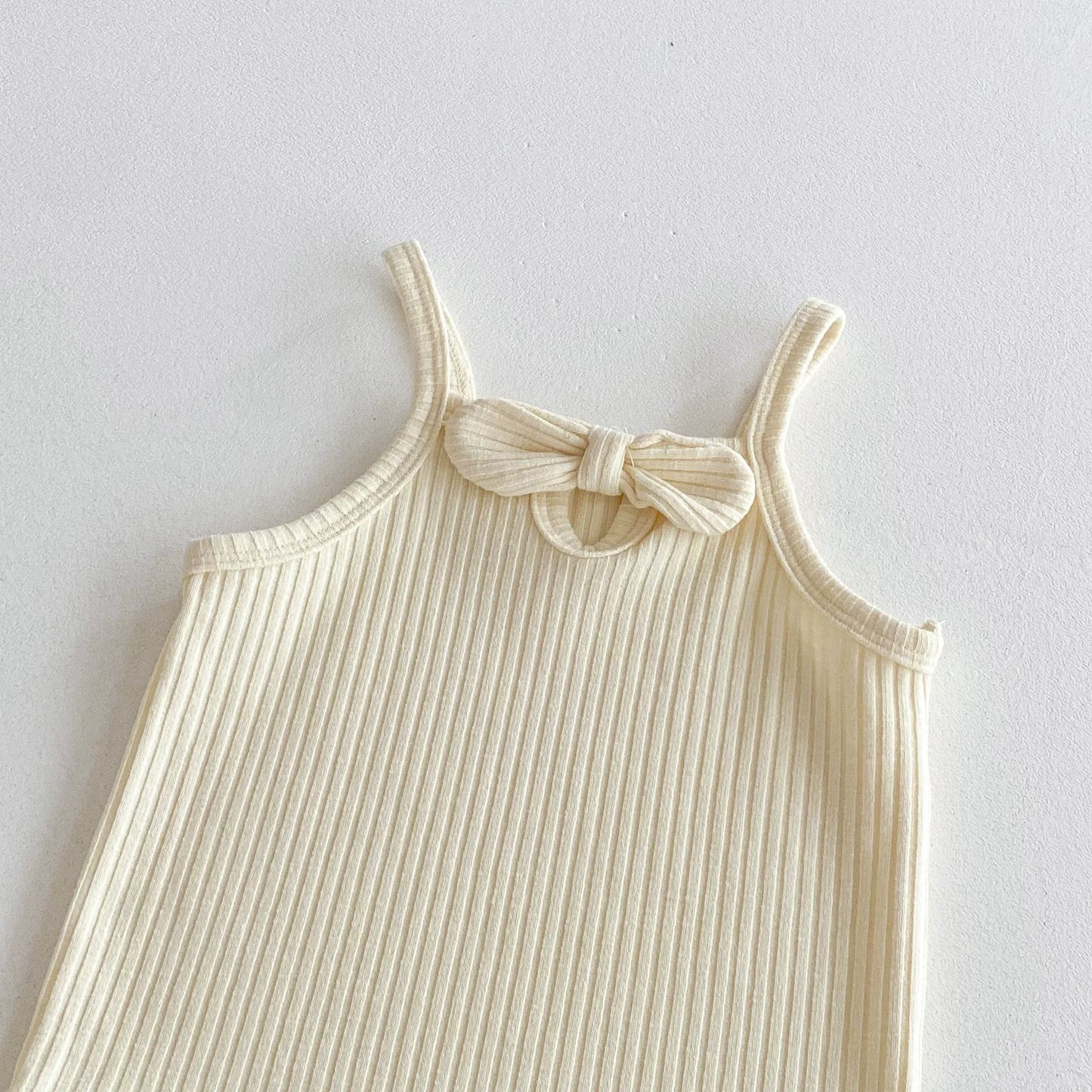 Summer Arrival Baby Girls Solid Color Butterfly-bow Decorated Strap Onesies-2