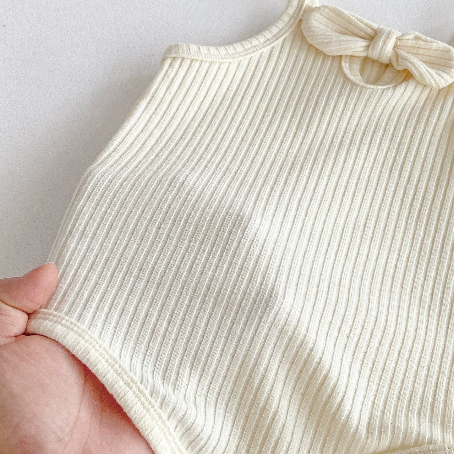 Summer Arrival Baby Girls Solid Color Butterfly-bow Decorated Strap Onesies-3